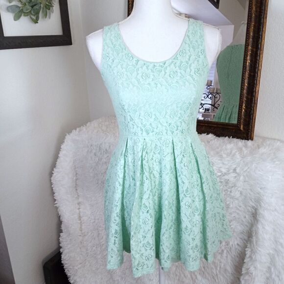 FOREVER 21 MINT LACE DRESS SZ.S EUC - Picture 2 of 8